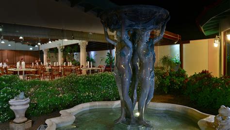"The best home cooked Italian food, with excellent service, cooked and served by the owners. . Anna marias aruba